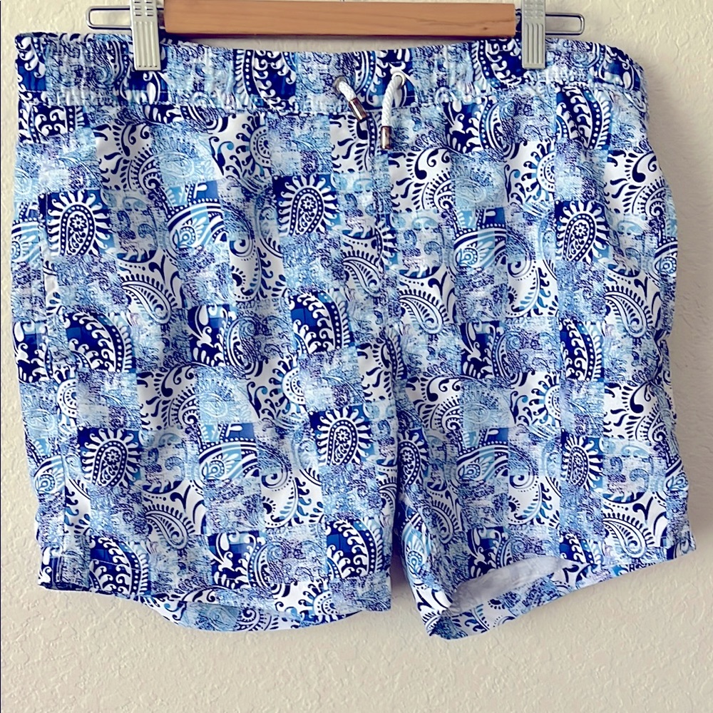 Bertigo mans swim shorts size M, beautiful pattern baby blue